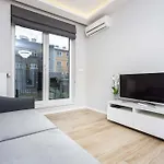 Apartment Nadwislanska With Air Conditioning Near Kazimierz By Noclegi Renters