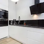 Apartment Nadwislanska With Air Conditioning Near Kazimierz By Noclegi Renters